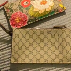 Gucci wristlet